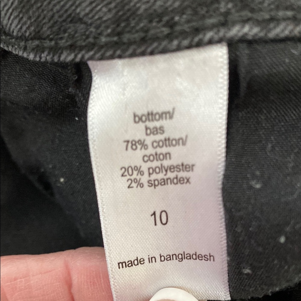 Maurices Black Cropped Jeans - Picture 3 of 14